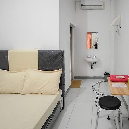 Shekinah Homestay & Cafe Waikabubak Mitra Reddoorz Zewnętrze zdjęcie